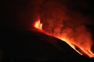 Catania, Etna: nuova eruzione ma nessun disagio per i voli