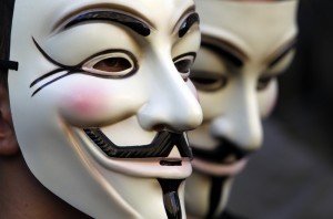 Anonymous Vs Beppe Grillo, il gruppo hacker oscura il sito beppegrillo.it