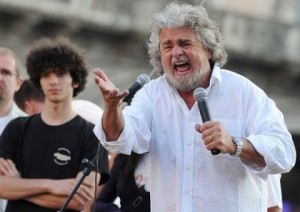 Beppe Grillo contro Mario Monti: "vattene alle Barbados!"