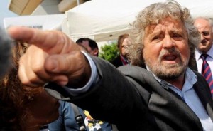 Beppe Grillo contro Matteo Renzi: “soffre di invidia penis”