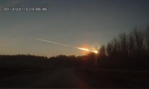 Pioggia di meteoriti sulla Russia, negli Urali: 1200 feriti, 160 sono bambini 