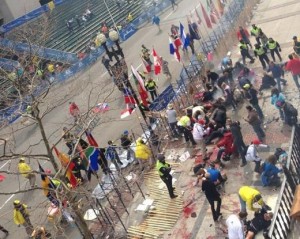 Maratona di Boston, due esplosioni all'arrivo: almeno 3 morti, oltre 140 feriti
