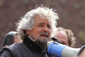Beppe Grillo: "dicono che le casse sono vuote e l'IVA crescerà di un punto"