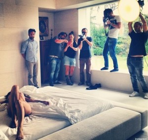 Elisabetta Canalis fa impazzire i fan con uno scatto hot su Instagram