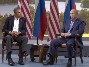 Obama a Putin: "sanzioni e azione militare se la Russia andrà oltre"