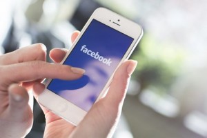 Facebook vola sul mobile e il prezzo sale a un massimo storico