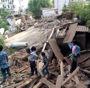 Terremoto colpisce la Cina: almeno 150 morti