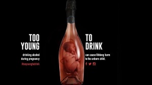 Donne in gravidanza, la campagna choc per non bere [FOTO]