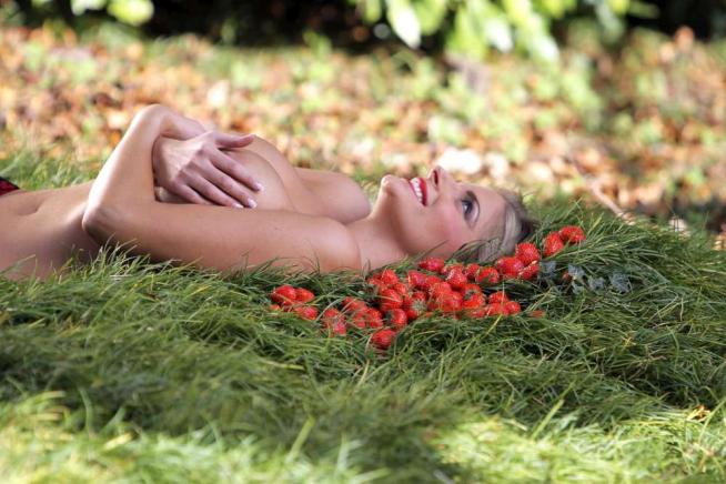 Francesca Cipriani calendario 2015 foto nuda