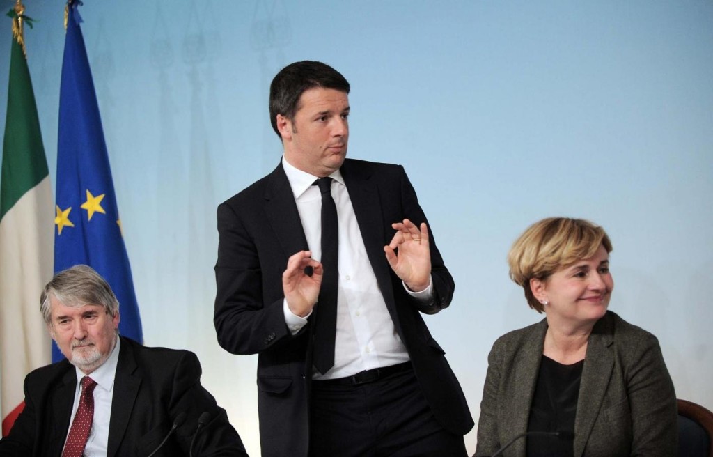 Jobs Act: varati i decreti attuativi, Renzi: "Giornata storica". Critiche dai sindacati