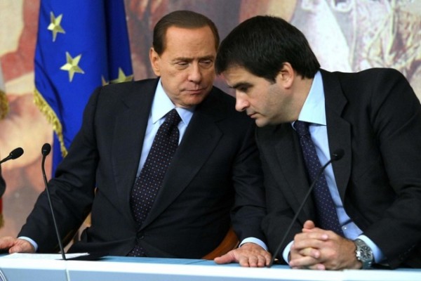 Fitto a Berlusconi: "Ridicolo parlare di modello repubblicano"