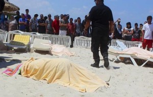 Tunisia: strage di turisti in spiaggia a Sousse. Voci di 4 italiani morti
