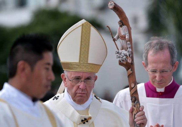 Papa Francesco in Bolivia: "L'economia sia al servizio dei popoli"